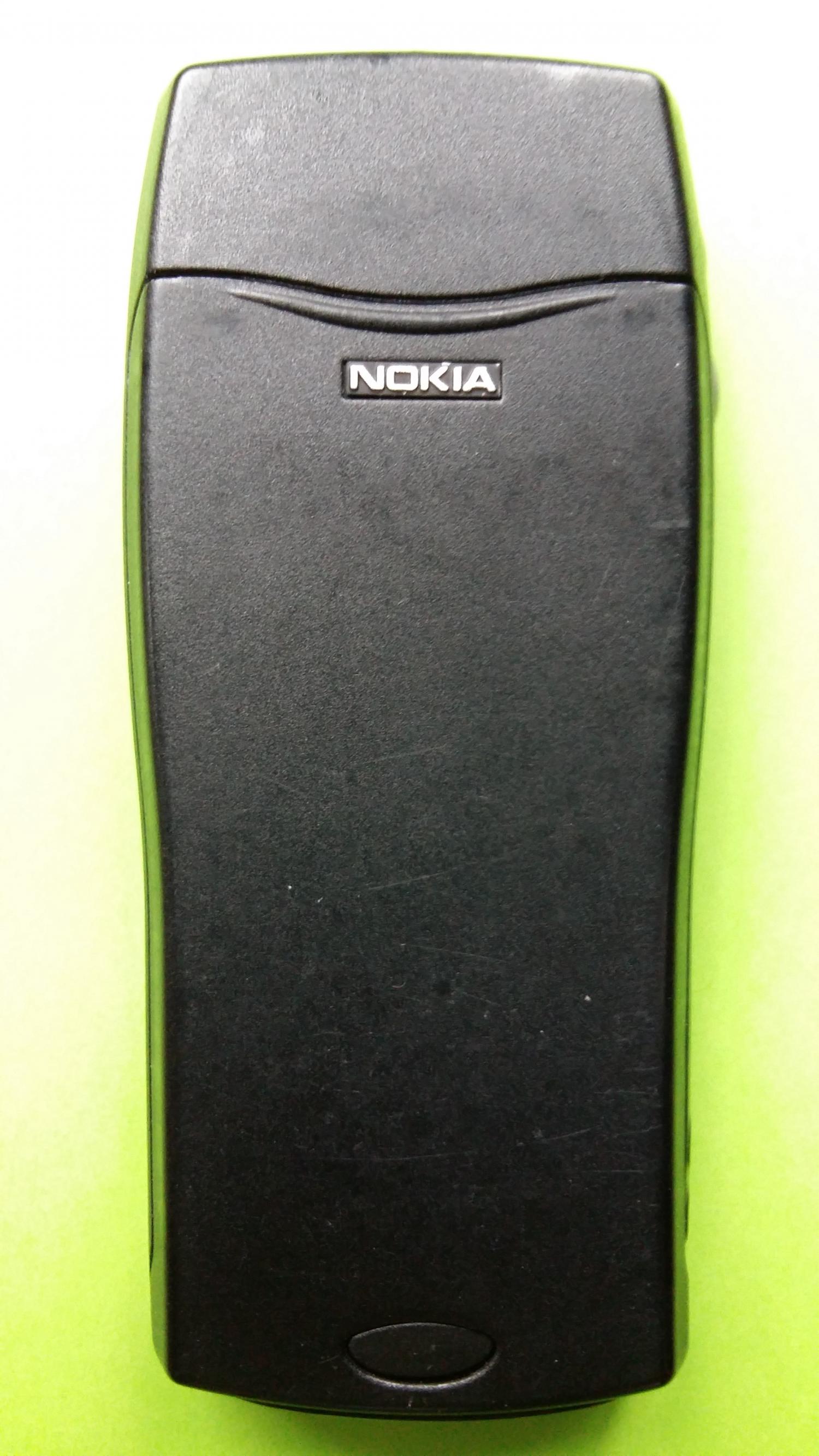 image-7299135-Nokia 8210 (22)2.jpg